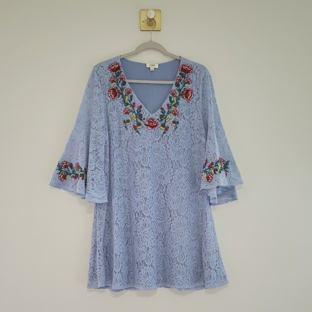 Umgee Floral Lace Embroidered Mini Dress Small Periwinkle Flare Sleeve V-neck